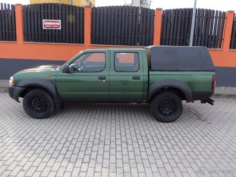 Nissan Navara 2.5 TD Double-Cab 4x4 tažné 3t - 7