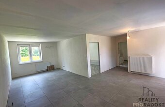 Ve výhradním zastoupení nabízíme k prodeji rodinný dům o dis - 7