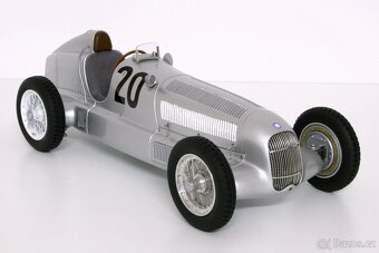MERCEDES-BENZ W25A / CMC 1:18 - 7