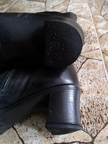Dámské zimní boty kožené s hustým kožiškem - 7