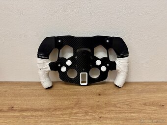 F1 volant na Logitech - 7