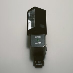 Sunpak Auto 124, externí blesk na fotoaparát - 7
