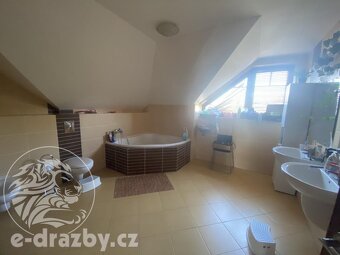 Rodinný dům 6+kk se zahradou , obec Zdiby, okr. Praha-východ - 7