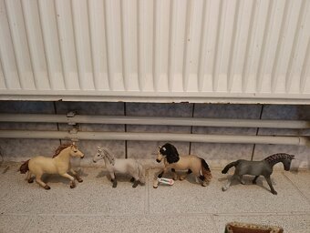 Schleich výprodej -30% 2/3 - 7