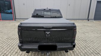 Dodge Ram 1500 Limited Black Head-up pneumatika - 7