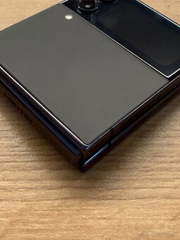 Samsung Z Flip 4 5G černý - 7