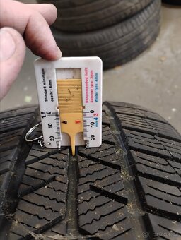 Prodám zimní pneu 225/45 R18 XL - 7
