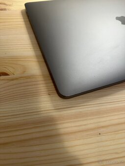 Apple MacBook Pro 2016 15” 256GB i7 16GB RAM - 7