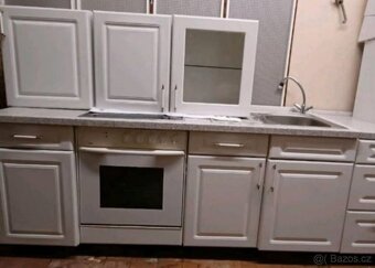 Krásná venkovská kuchyně se spotřebiči,5456 - 7