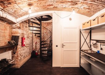 Obchodní prostor Na Spojce / Orelská - 7