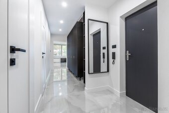 Prodej bytu 2+kk 66 m² Pod Zámečkem, Hradec Králové - 7