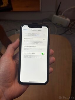 iPhone XR 64gb černý - 7