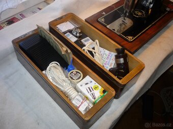 PŘENOSNÝ šicí stroj BOBBIN na KŮŽI - na 220 V - 7