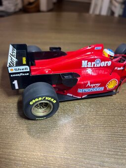 Ferrari F310 1:18 - 7