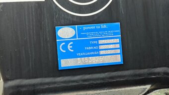 Hákový nosič kontejnerů s hyd. rukou Mercedes AXOR - 7