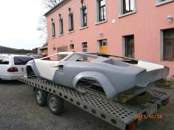 Laminátový skelet Lamborghini Countach. - 7