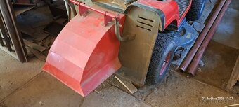 Zahradní traktor - 7