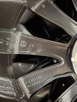 Nová zimní sada Enyaq, Elroq - 235/55 + 255/50 R19 4ks - 7