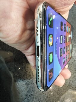 Apple iPhone XS 256GB Silver – výborný stav - 7
