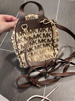 Mini batůžek Michael Kors - 7