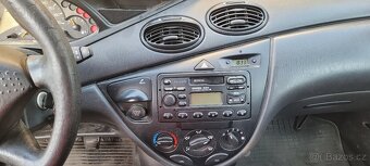 Focus 1.6i hatchback - 7