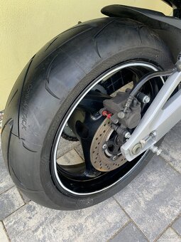 Suzuki GSR 600 - 7