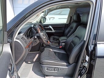 TOYOTA LAND CRUISER 200 4.5D V8 200kW - 7