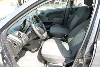Ford Fiesta 1.3i - 7