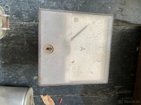 Levně prodám starší elektromateriál - 7