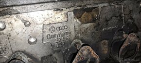 Hlava motoru leva prava audi A8 4.0 tdi hlava valcu - 7