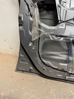 Subaru Forester, Levé dveře - 7