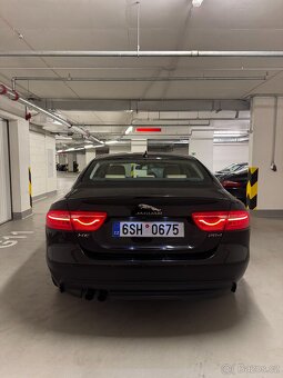 Jaguar XE 2.0D R-SPORT - 7