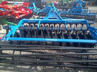 Diskový podmítač CZAGRO maschinery ZEUS strong 300 - 7