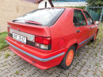 Renault 19 I  červená barva - 7