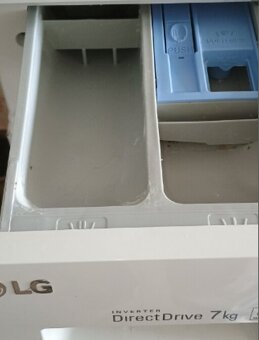 LG Automatická pračka na 7 kg s 13 programy F70B8QD - 7