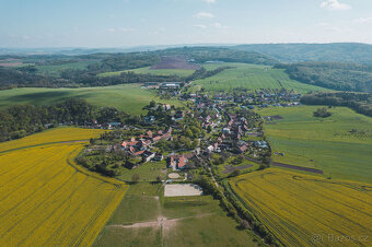 Prodej stavebního pozemku 1555 m² - 7