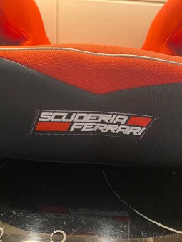 Dětský podsedák scuderia Ferrari 15-36kg - 7