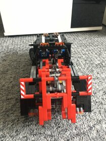 LEGO 9395 TECHNIC - ODTAHOVÝ PICKUP - 7