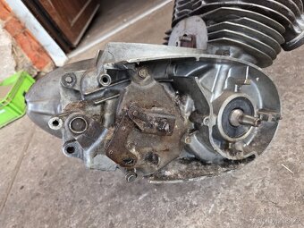 Motor Jawa 350 panelka typ 360 - 7