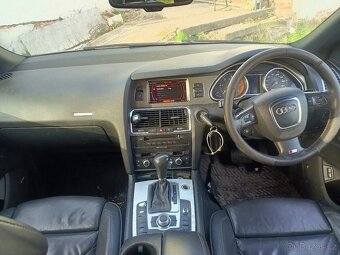 // AUDI Q7 3.0TDI S-Line 4x4 // DÍLY - 7