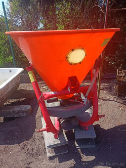 PRODEJ ZEMĚDĚLSKÝCH STROJŮ - 7