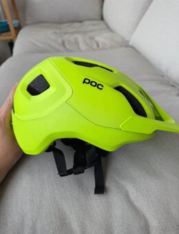 Cyklistická přilba POC Axion - 7