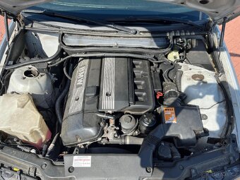 BMW E46 323i sedan - 7