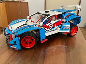 LEGO Technic 42077, model 2v1 závodní auto a Bugi - 7