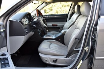 Chrysler 300C 5.7 V8 HEMI TOURING,KŮŽE,XEN,ALU20,KLIMA,TEMP - 7