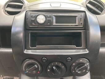 Mazda 2 1.3 i 55 kw Rv.12/2010,klima,bez koroze. - 7