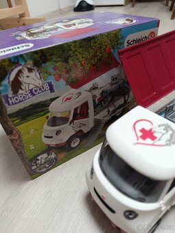 Schleich 42370 Mobilní veterinářská klinika - 7