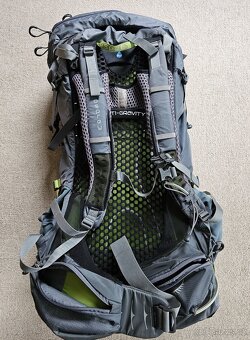 Prodám batoh Osprey Atmos AG 65 II. Abbys Grey, velikost M - 7