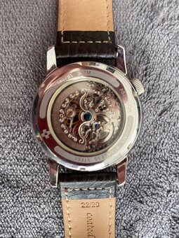 Vince Camuto - 7