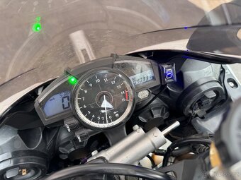 Yamaha YZR-R1 RN19 - 7